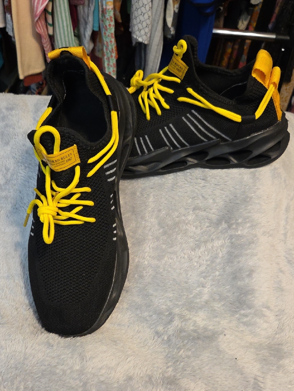 Men's Black Knit Sneakers with Yellow Accents - Athletic Comfort